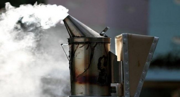 Jak vyrobit udírnu pro včely vlastníma rukama - pokyny krok za krokem